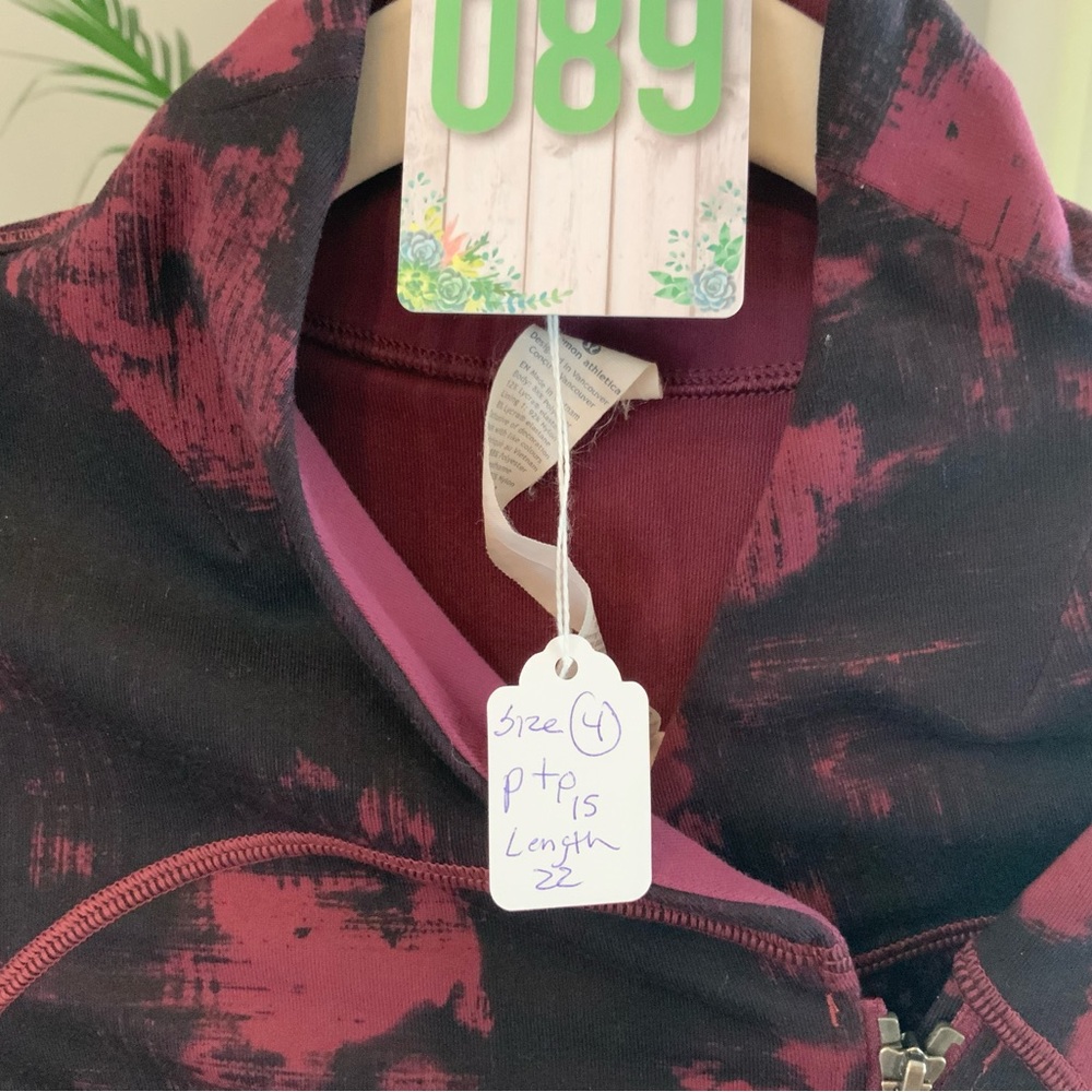Lululemon jacket size 4 pit to pit 15 - Picture 3 of 8